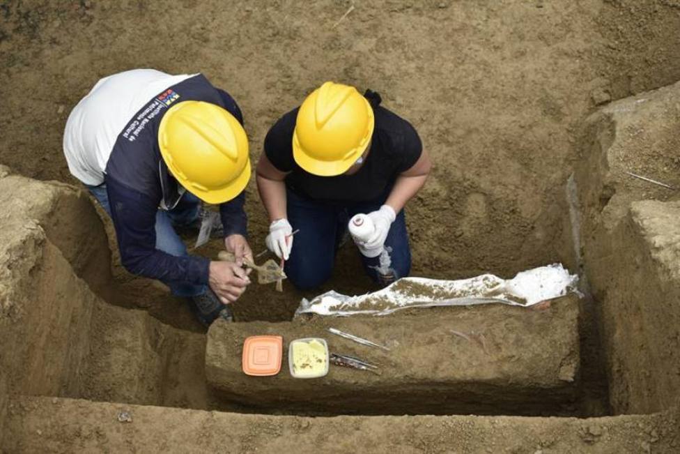 Así trabajan los ladrones que roban los históricos tesoros que hay enterrados en España