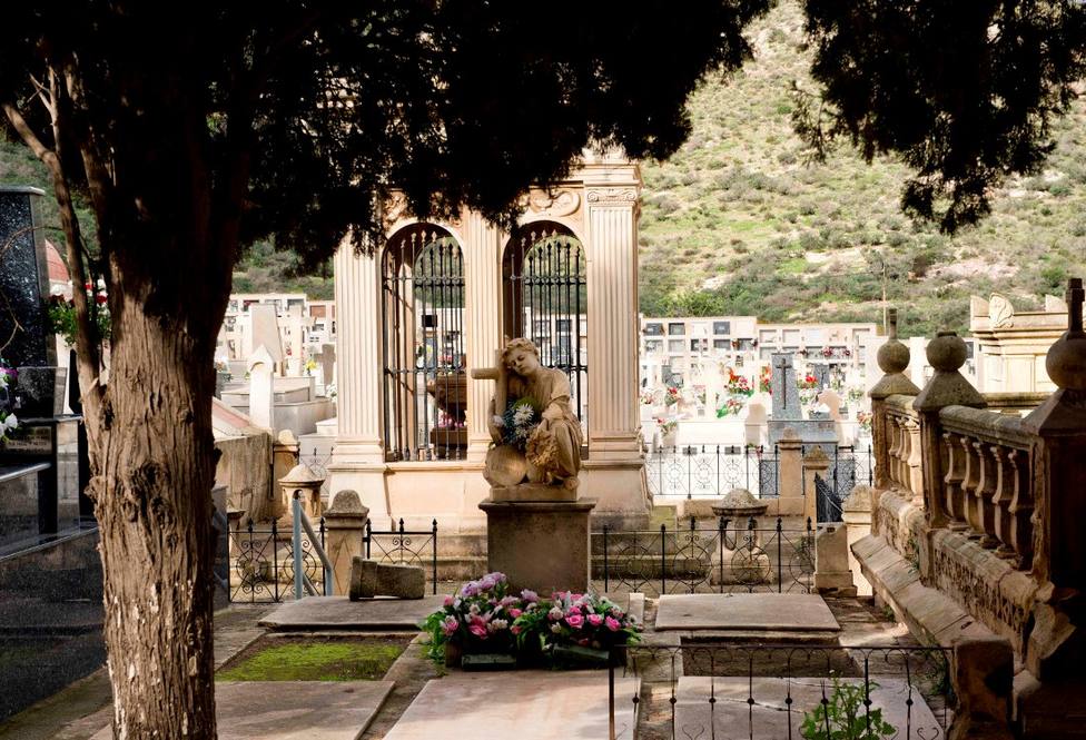 El Ayuntamiento contrata seguridad privada para los cementerios con motivo del Día de Todos los Santos