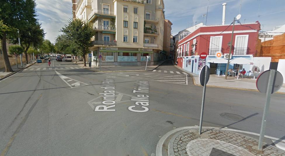 Desalado un edificio en Ronda del Pilar de Badajoz tras un escape de gas