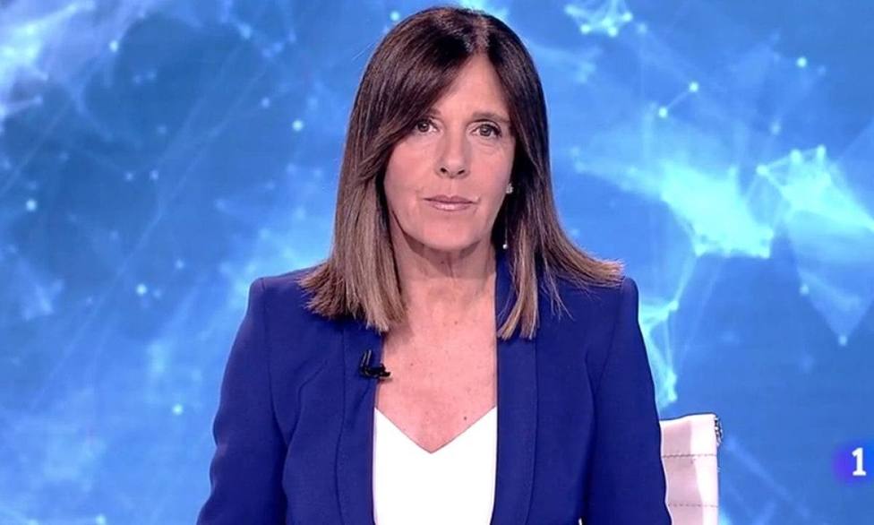 Ana Blanco frena el Telediario para explicar el papel de TVE en la campaña de Madrid: Queremos recordar