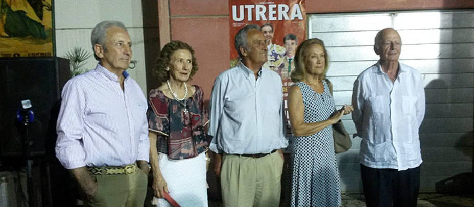 La localidad sevillana de Utrera homenajeó a su saga ganadera más emblemática, los Guardiola. M.V.