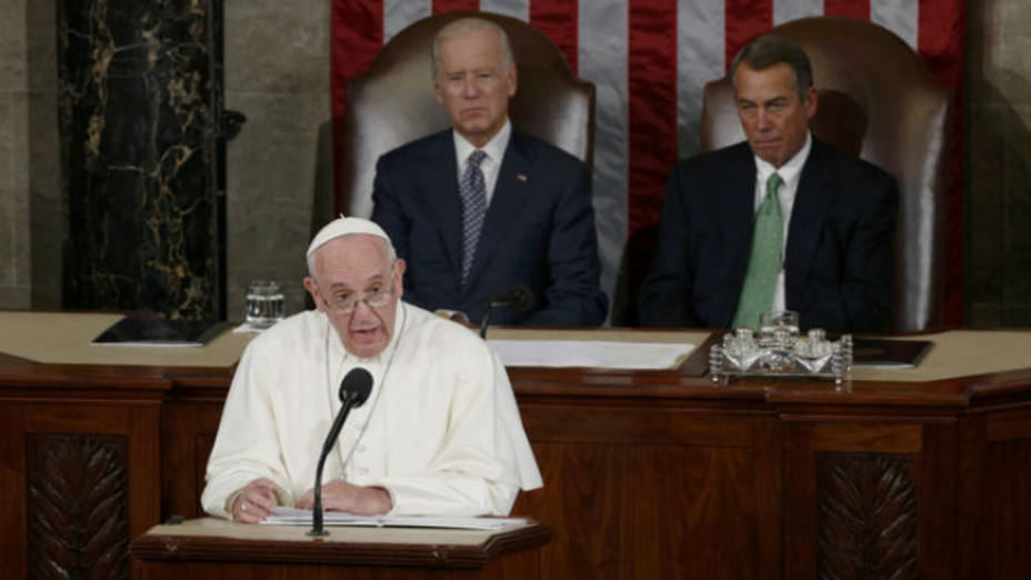 El Papa Francisco ha sido ovacionado en numerosas ocasiones durante la lectura del discurso en el Capitolio.Reuters