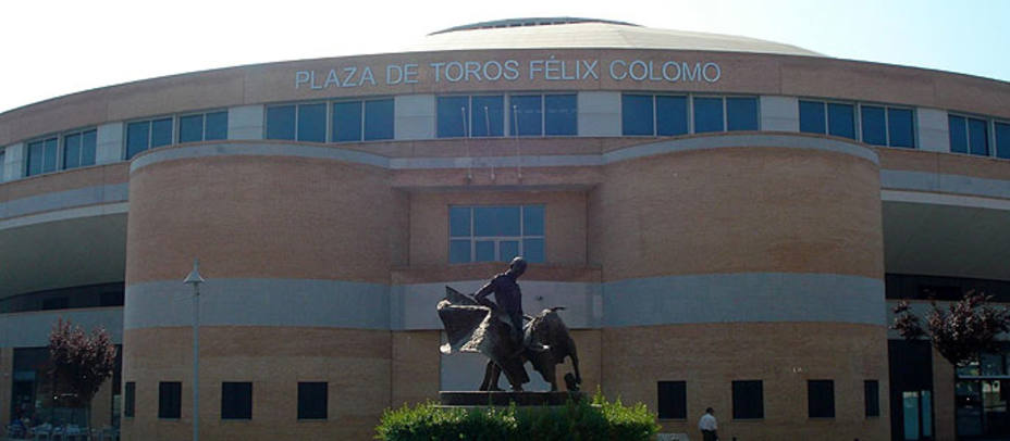 La plaza Félix Colomo de Navalcarnero acogerá este mes su feria taurina. ARCHIVO