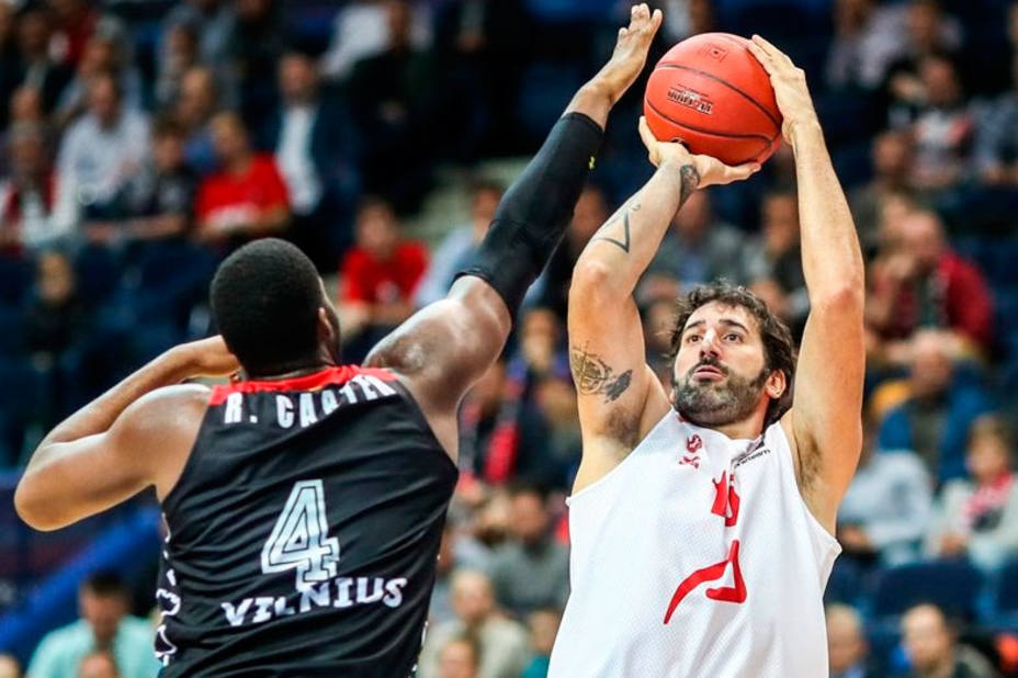 Mumbrú tira a canasta, en el debut con victoria de Bilbao Basket en la Eurocopa (@CDBilbaoBasket)