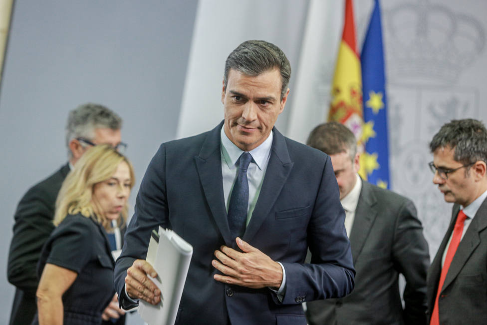 Sánchez admite un enfriamiento de la economía pero subirá el SMI, pensiones con el IPC y el sueldo a los funcionarios