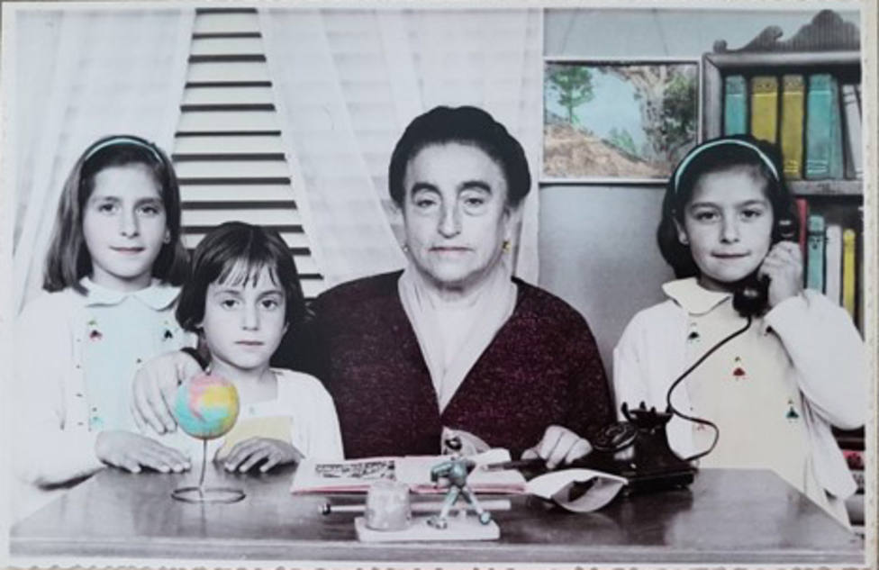 Ángela Ruiz con sus nietas María Luisa, Ángela y María del Carmen Souto Grandal