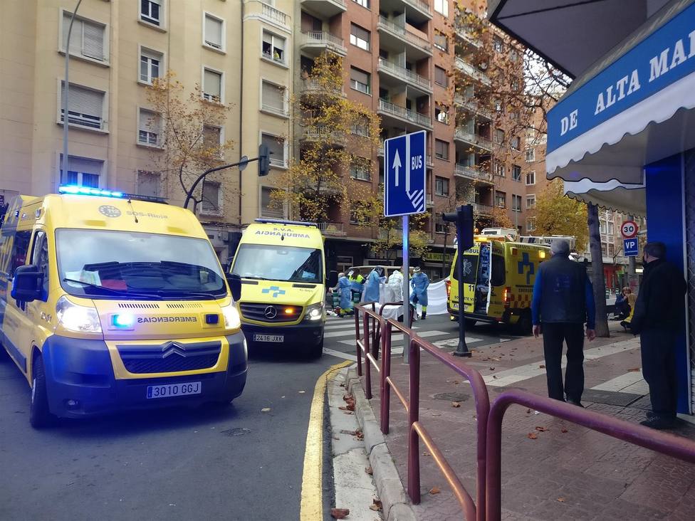 En estado grave una niña de 12 años tras ser atropellada por un camión pluma en Logroño