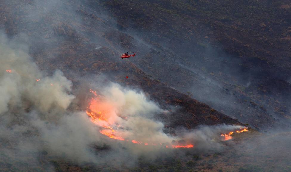 Avanza el fuego: calcinadas 7.800 hectáreas y a la espera de la lluvia