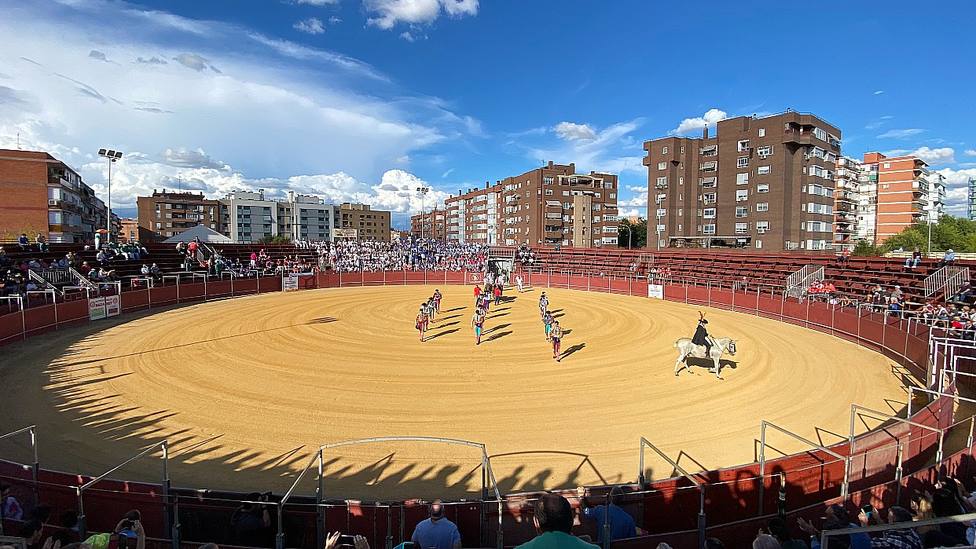 Plaza de toros portátil de Fuenlabrada durante la celebración de su festejos taurinos de 2022