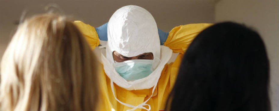 Protocolos de seguridad contra el ébola. REUTERS.