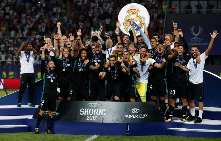 El Real Madrid, con la Supercopa de Europa (Reuters)
