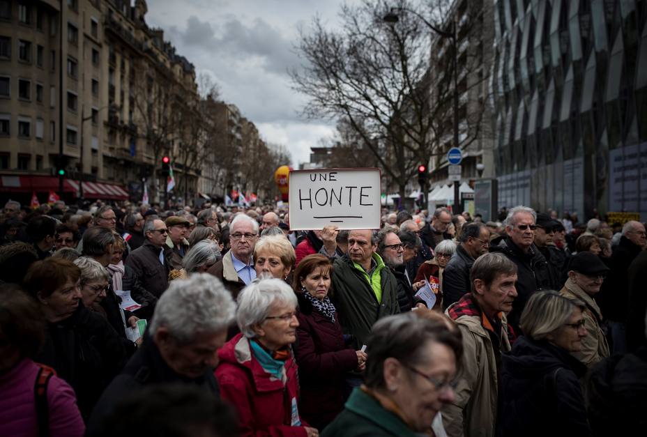 Miles de pensionistas protestan en París por la pérdida de poder adquisitivo