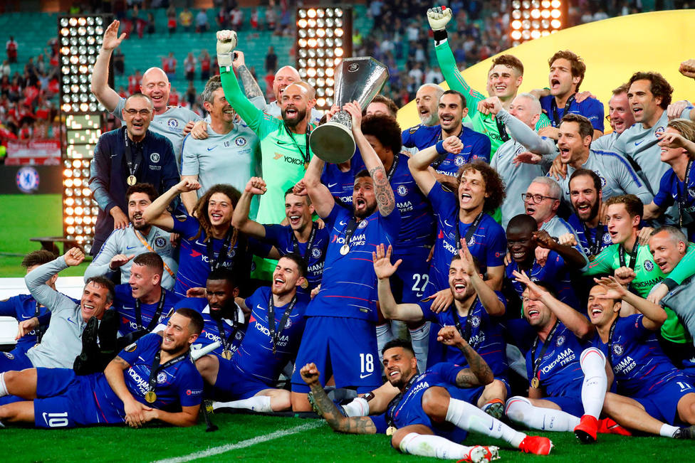 El Chelsea levanta el trofeo de campeón de la Europa League (EFE)