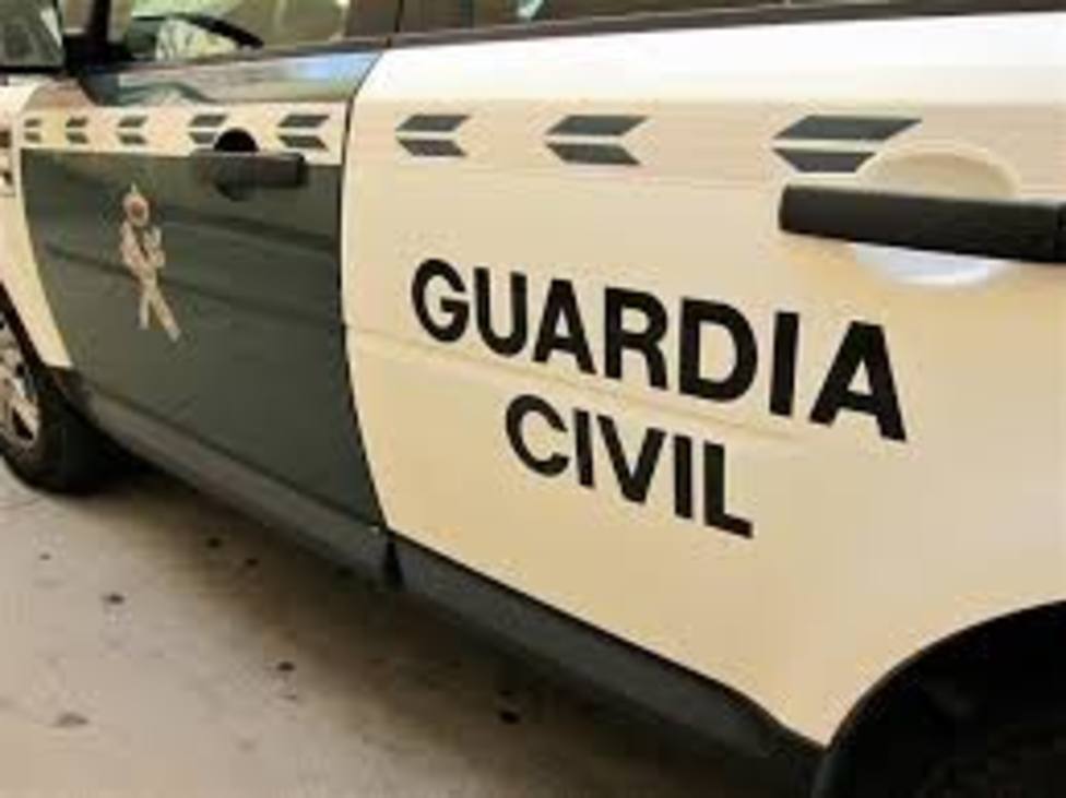 Mata a su expareja a puñaladas en Granada y se entrega a la Guardia Civil en Guadix