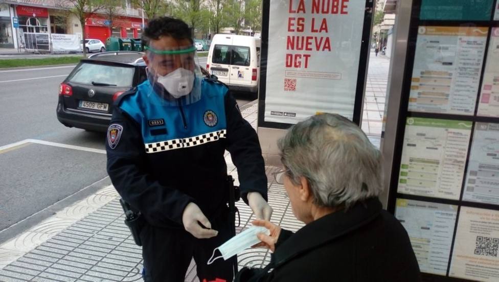 El Ayuntamiento de Burgos ha distribuido entre el lunes y el martes 10.000 mascarillas