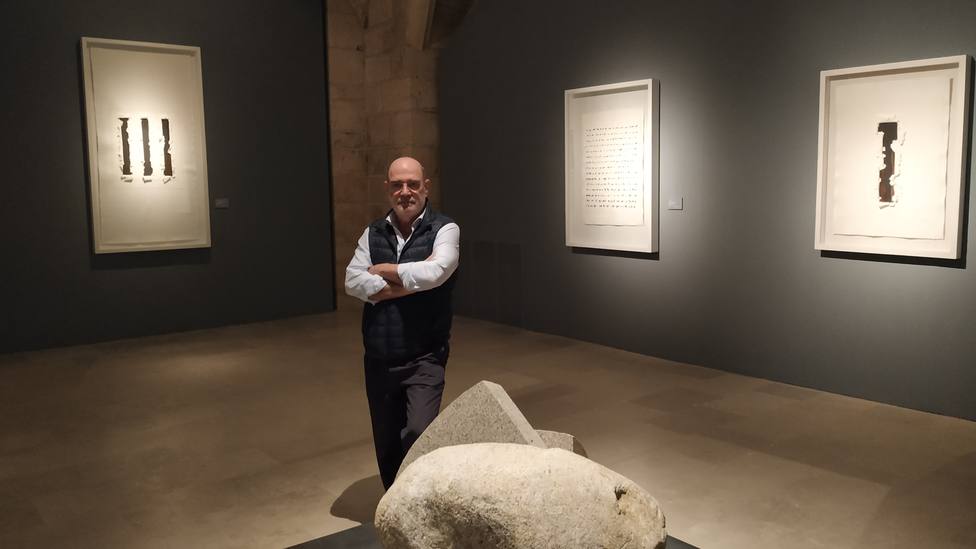 El escultor Alberto Bañuelos lleva a la Catedralde Burgos un ‘Cruce de culturas’ en tornoal algodón y la piedr