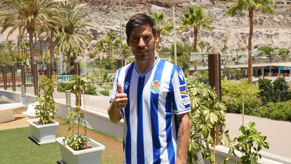 David Silva, nuevo jugador de la Real Sociedad (@RealSociedad)