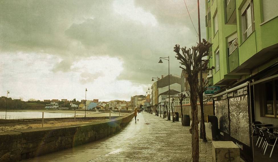Foto de archivo del paseo marítimo de Ares - FOTO: Montse Funcasta