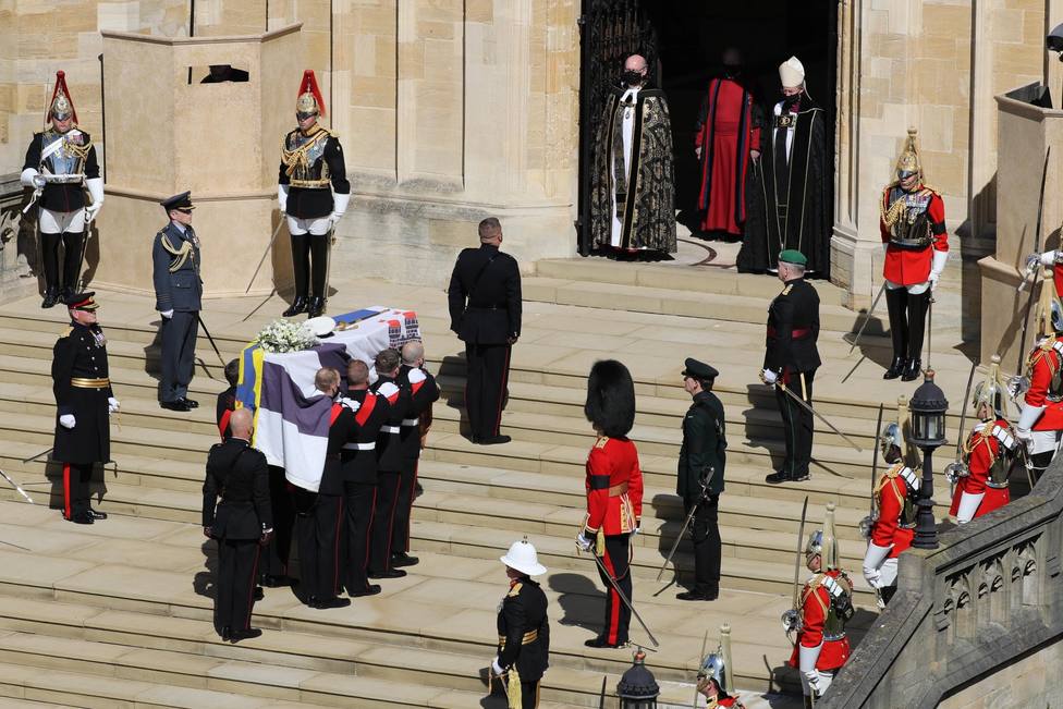 Comienza el funeral por el Duque de Edimburgo en la Capilla de San Jorge