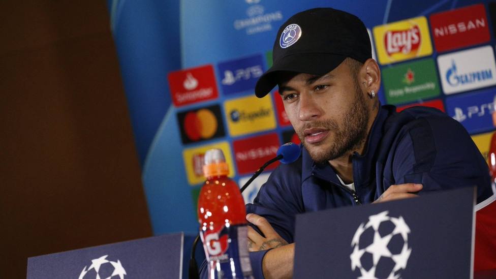 Neymar se mantiene: Estoy muy feliz en París