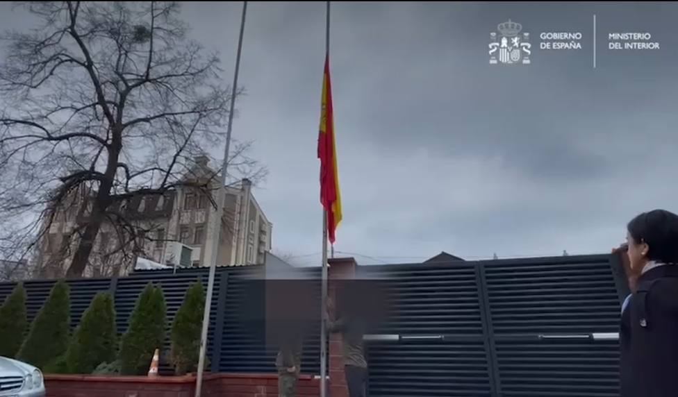 La embajada de España en Kiev Ucrania reabre sus puertas después de casi dos meses cerrada