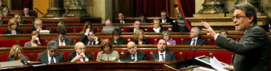 Artur Mas durante su defensa de la declaración de independencia en el Parlament. EFE