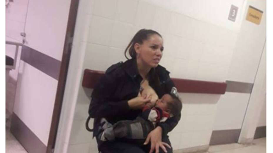 Una policía argentina amamanta a un bebé hospitalizado y conmueve a las redes sociales