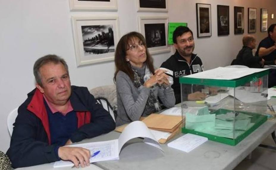 La huida de un vocal en una mesa electoral de Marbella y otras anécdotas de la jornada