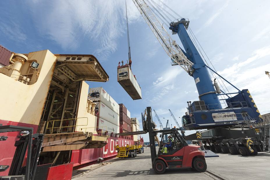 Los puertos encadenan su cuarto récord anual en tráfico mercancías tras crecer un 3,3% en 2018