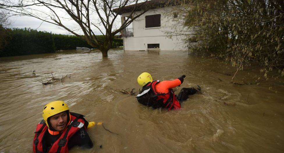El fuerte temporal causa estragos en el suroeste de Francia dejando ya, al menos, tres muertos