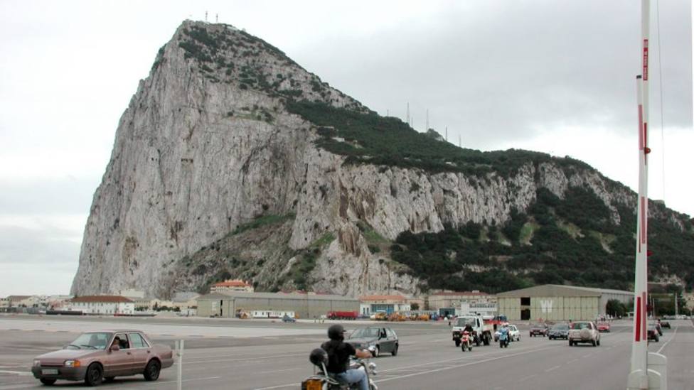 La Eurocámara respalda que España mantenga su veto sobre Gibraltar en las negociaciones de la UE con UK