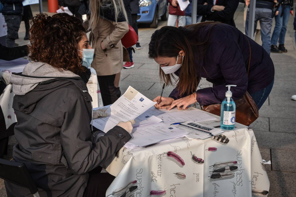 Italia suma 31.758 nuevos casos de coronavirus y 297 muertos