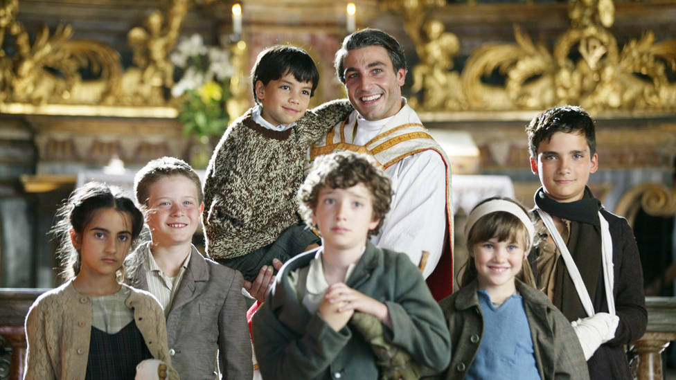 Este viernes, TRECE emite una película maravillosa: Don Carlo Gnocchi, el ángel de los niños
