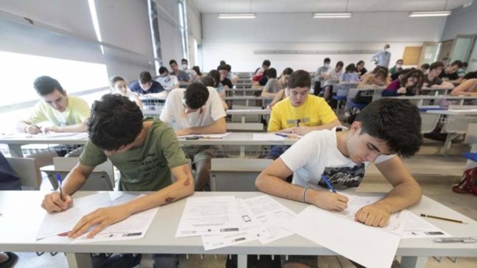 Pruebas de la EvaluaciÃ³n del Bachillerato para el Acceso a la Universidad 2022 (EBAU) en Murcia