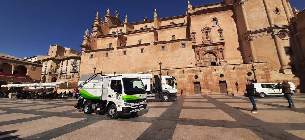 LIMUSA incorpora dos vehículos para optimizar recogida residuos en las calles más estrechas del casco urbano