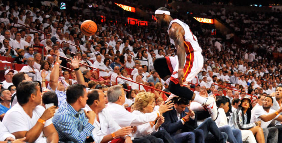LeBron James lideró un nuevo triunfo de Miami Heat. Reuters.