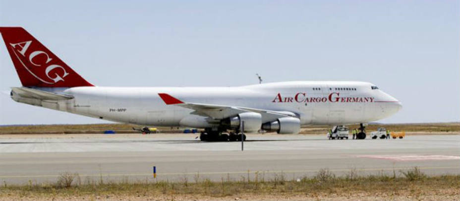 El Boeing 747, primero en aterrizar en el aeropuerto de Teruel. EFE