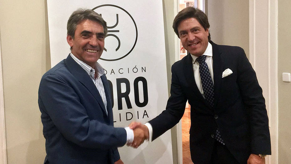 Victorino Martín y Antonio Barrera en la sede de la Fundación del Toro de Lidia