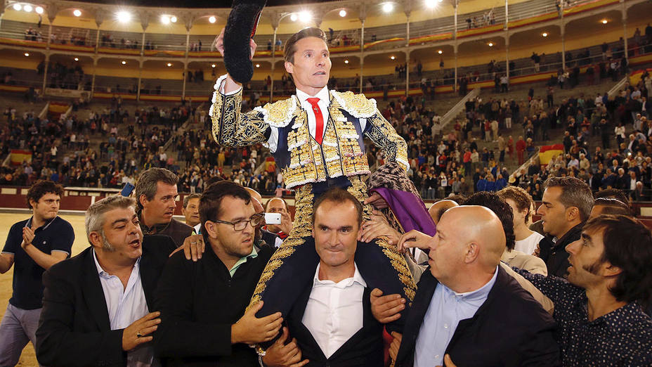 Diego Urdiales en su salida a hombros en la última Feria de Otoño en Las Ventas