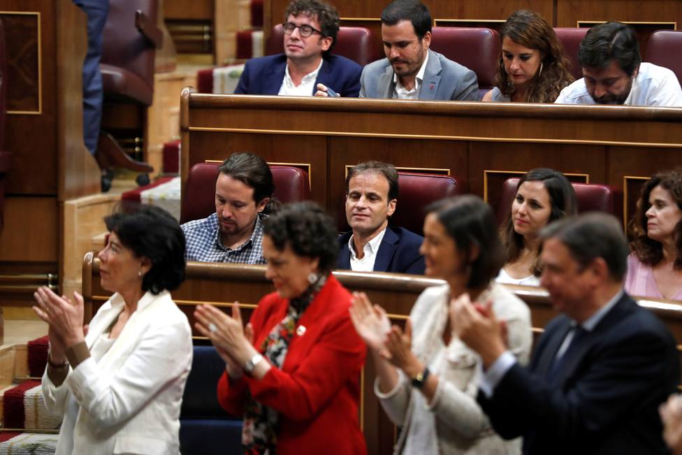 Iglesias y Sánchez escenifican un distanciamiento total en el debate de investidura
