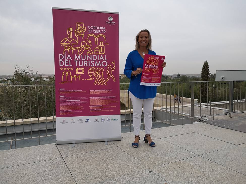 Isabel Albás presenta actos día del Turismo