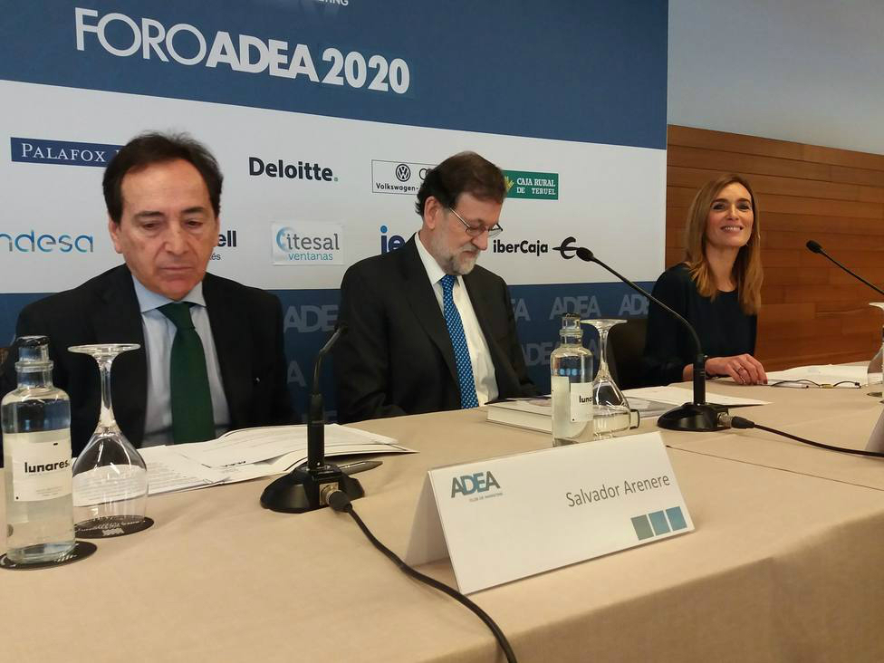 Aná Orúe modera el primer FORO ADEA 2020 con Mariano Rajoy como primer invitado