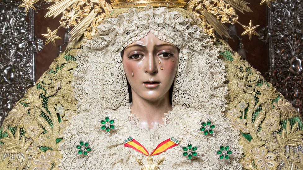 La Esperanza Macarena de Sevilla y las cinco mariquillas, regalo de Joselito El Gallo