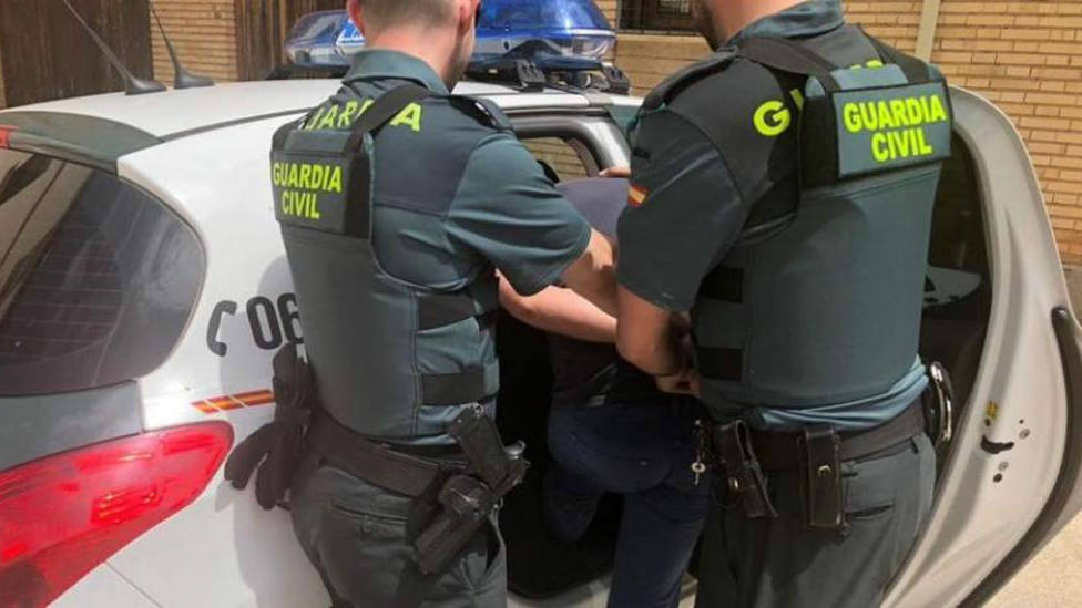 Imagen de archivo de la detención de un individuo por la Guardia Civil. Europa Press