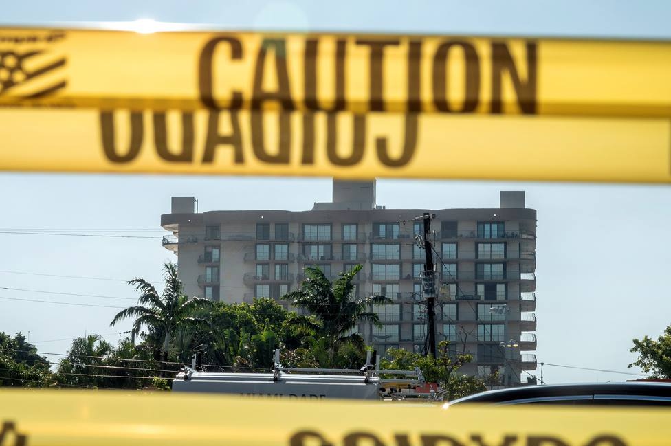 Asciende a 32 el número de fallecidos tras el derrumbe del edificio en Miami