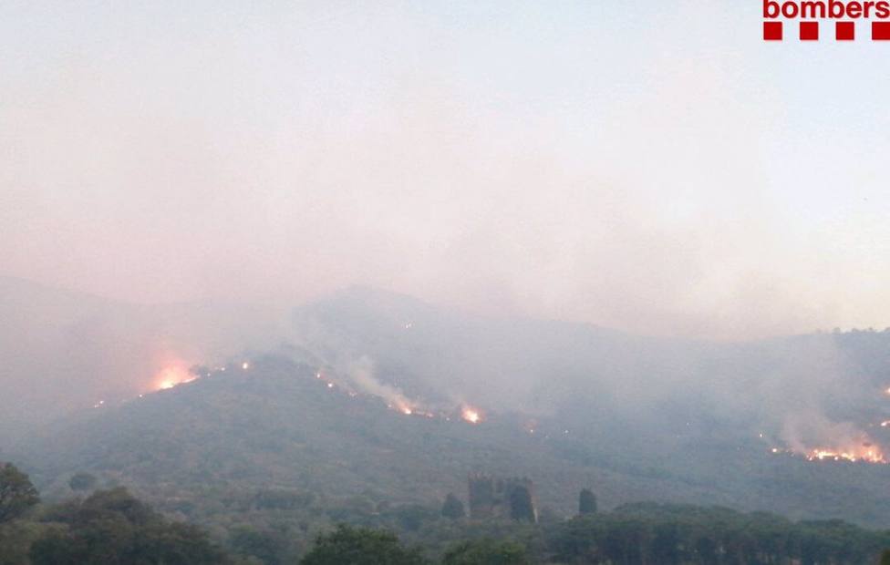 El incendio de Llançà (Girona) ya ha quemado cerca de 500 hectáreas
