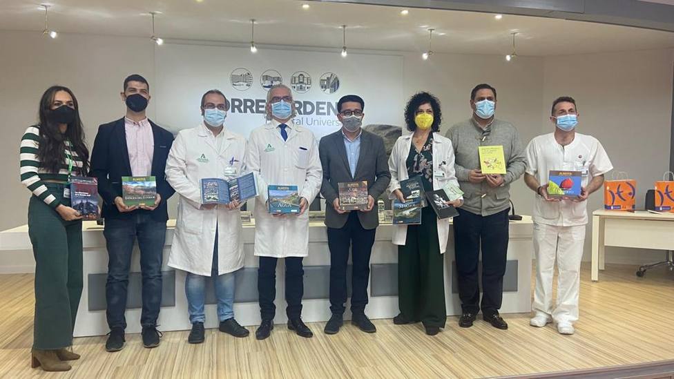 Diputación entrega más de 50 publicaciones del Instituto de Estudios Almerienses a hospitales de la provincia