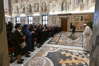 Pope Francis receives community of the Institute of Theology of Consecrated Life Claretianum