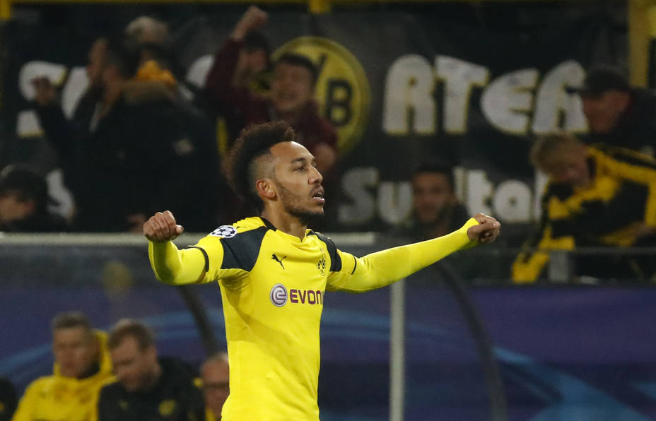Borussia Dortmunds Pierre-Emerick Aubameyang celebrates scoring their third goal