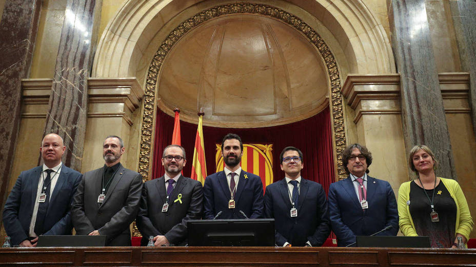 Los miembros de la Mesa del Parlament
